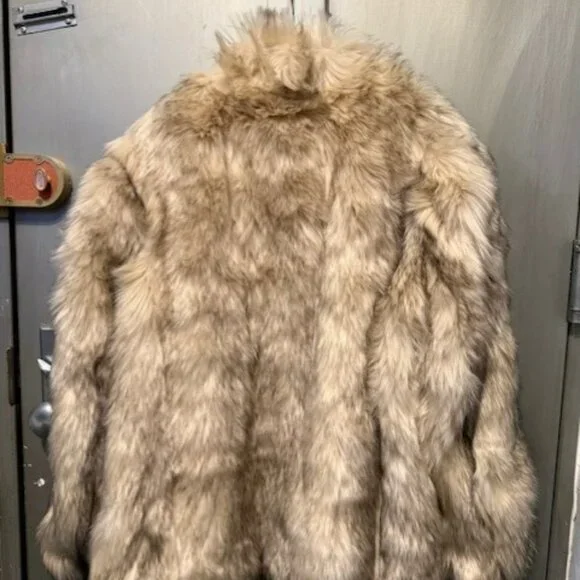 1970s Retro Vintage Inspired 'Leah' Faux Rabbit Fur Coat - Picture 12 of 16